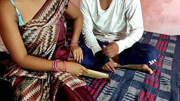 झगड़े से परेशान Xxx सौतेली मम्मी को सहारा दिया, हिंदी रोलप्ले चुदाई free video